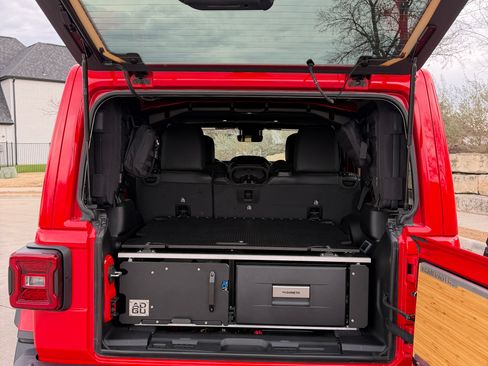 Used 2024 Jeep Wrangler Unlimited Rubicon image 13