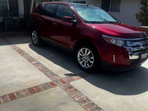 Used 2014 Ford Edge SEL w/ Equipment Group 205A FWD image 2