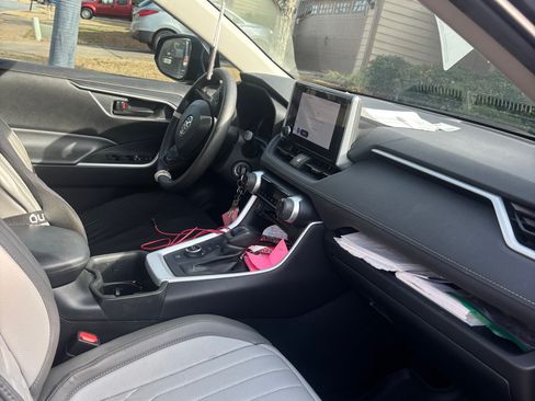 Used 2024 Toyota RAV4 LE image 6