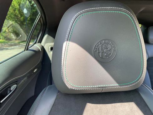 Used 2020 Alfa Romeo Stelvio Quadrifoglio image 15