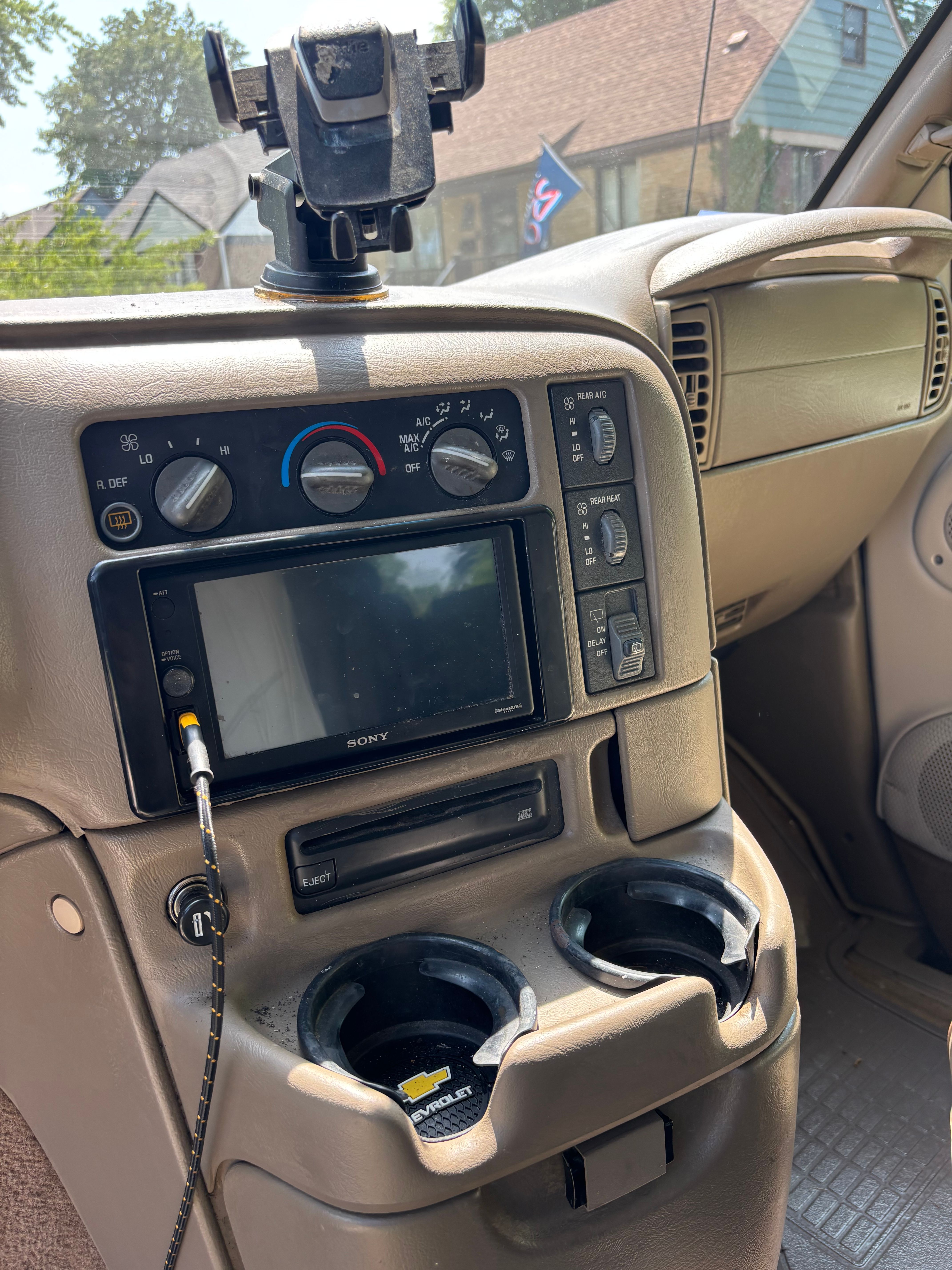 Used 2003 Chevrolet Astro Passenger AWD w/ LT Preferred Equipment Group image 2
