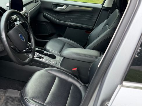 Used 2021 Ford Escape Titanium FWD image 6