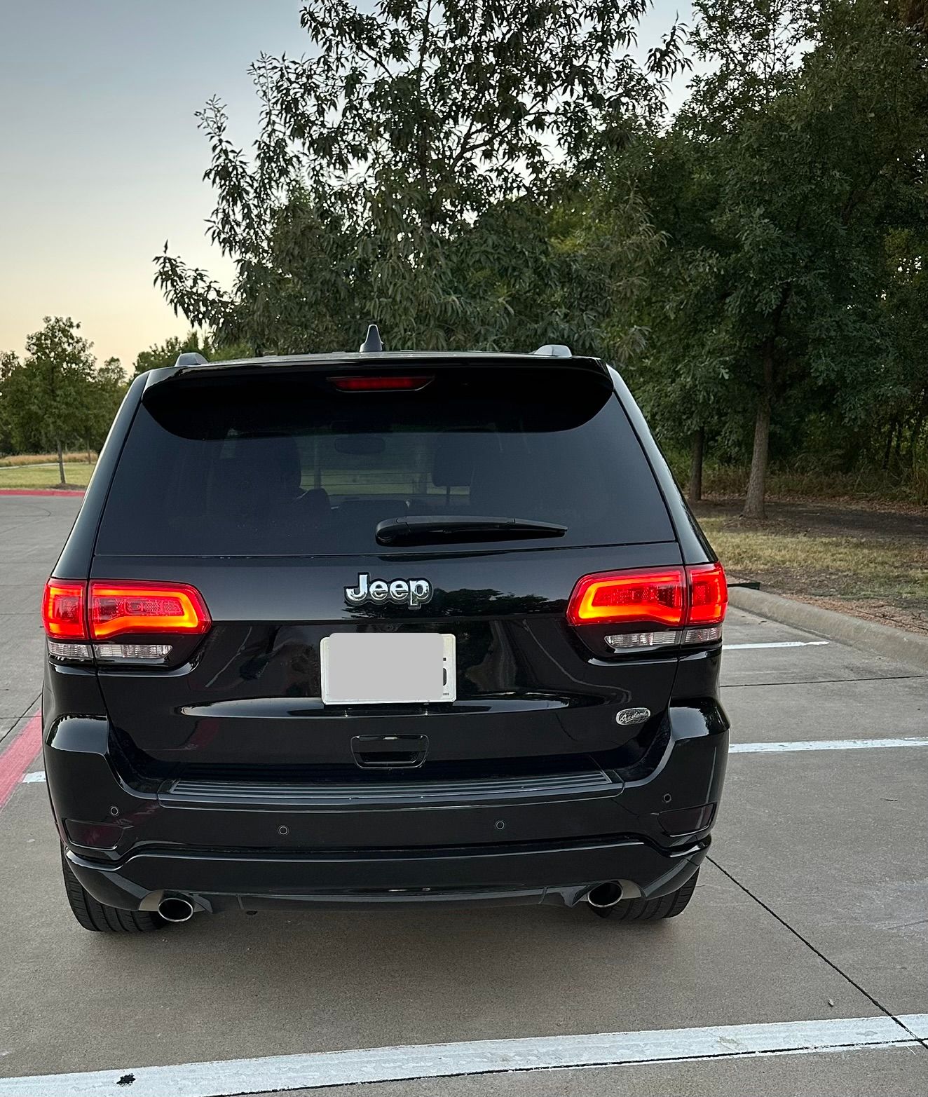 Used 2017 Jeep Grand Cherokee Overland RWD image 5