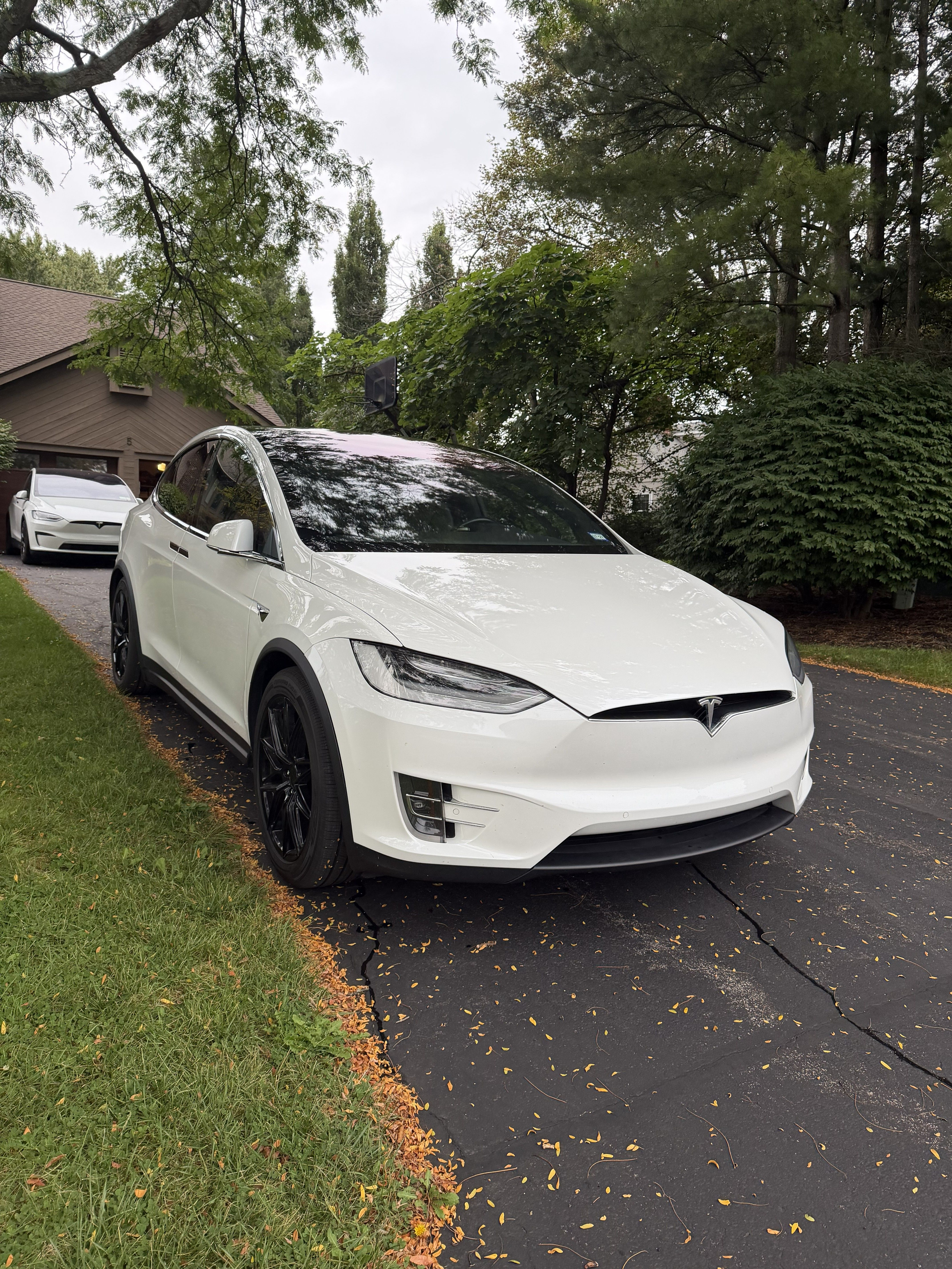 Used 2020 Tesla Model X Long Range AWD/4WD image 2