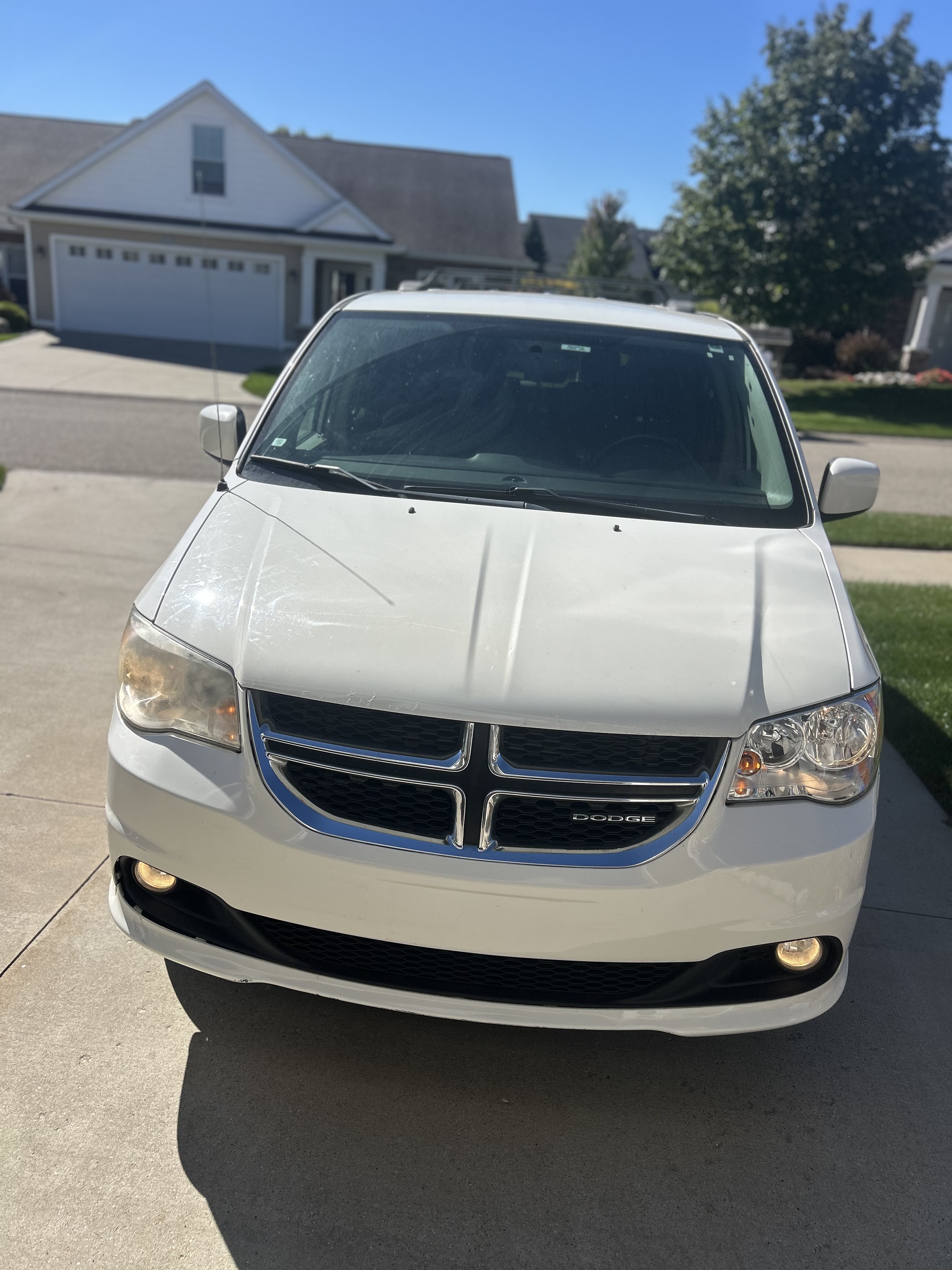Used 2011 Dodge Grand Caravan Crew FWD image 6