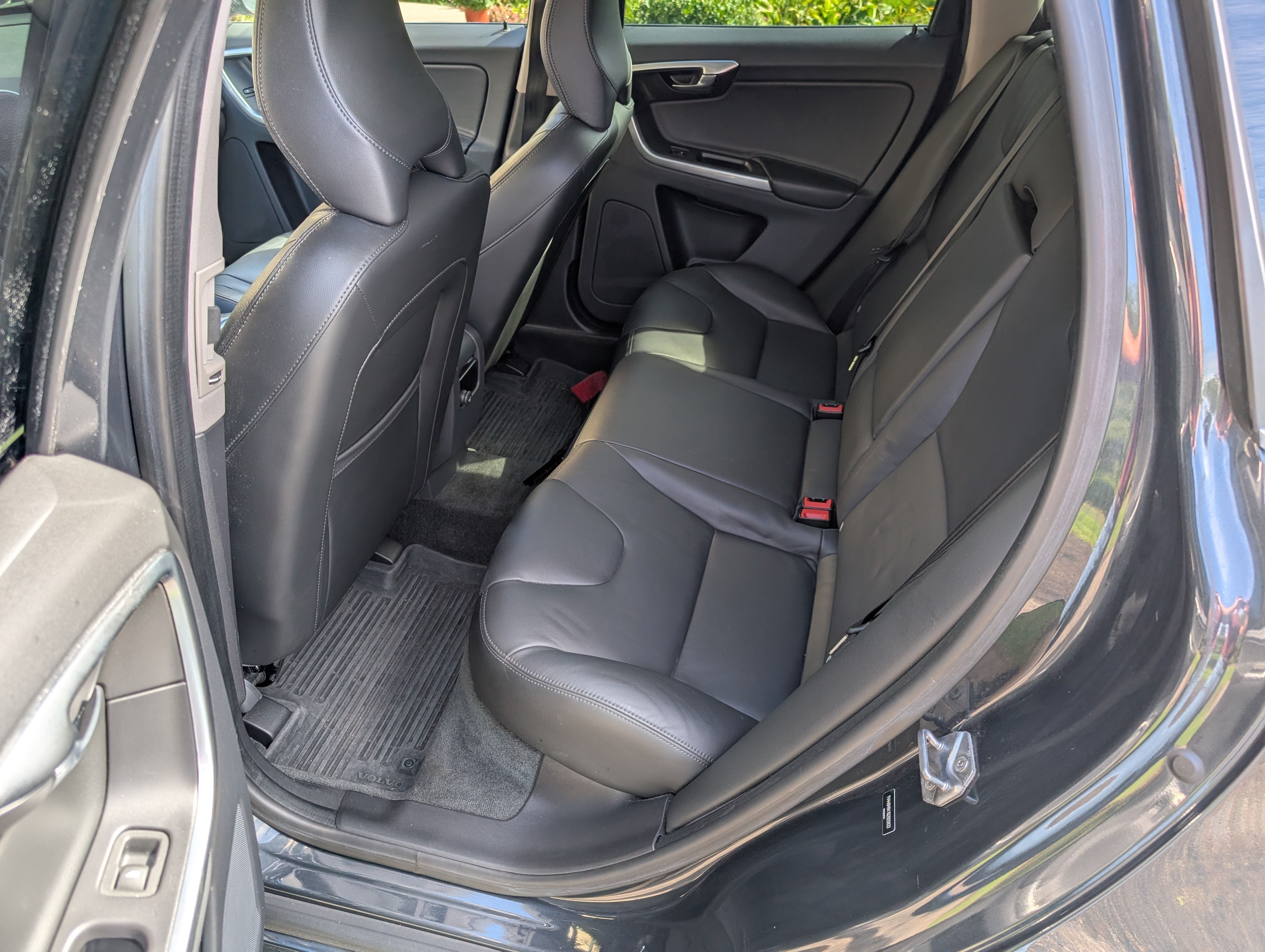 Used 2016 Volvo XC60 T6 w/ Proximity Package AWD/4WD image 5