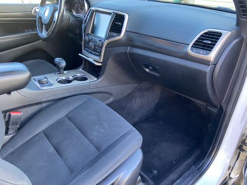 Used 2015 Jeep Grand Cherokee Laredo w/ Security & Convenience Group image 8