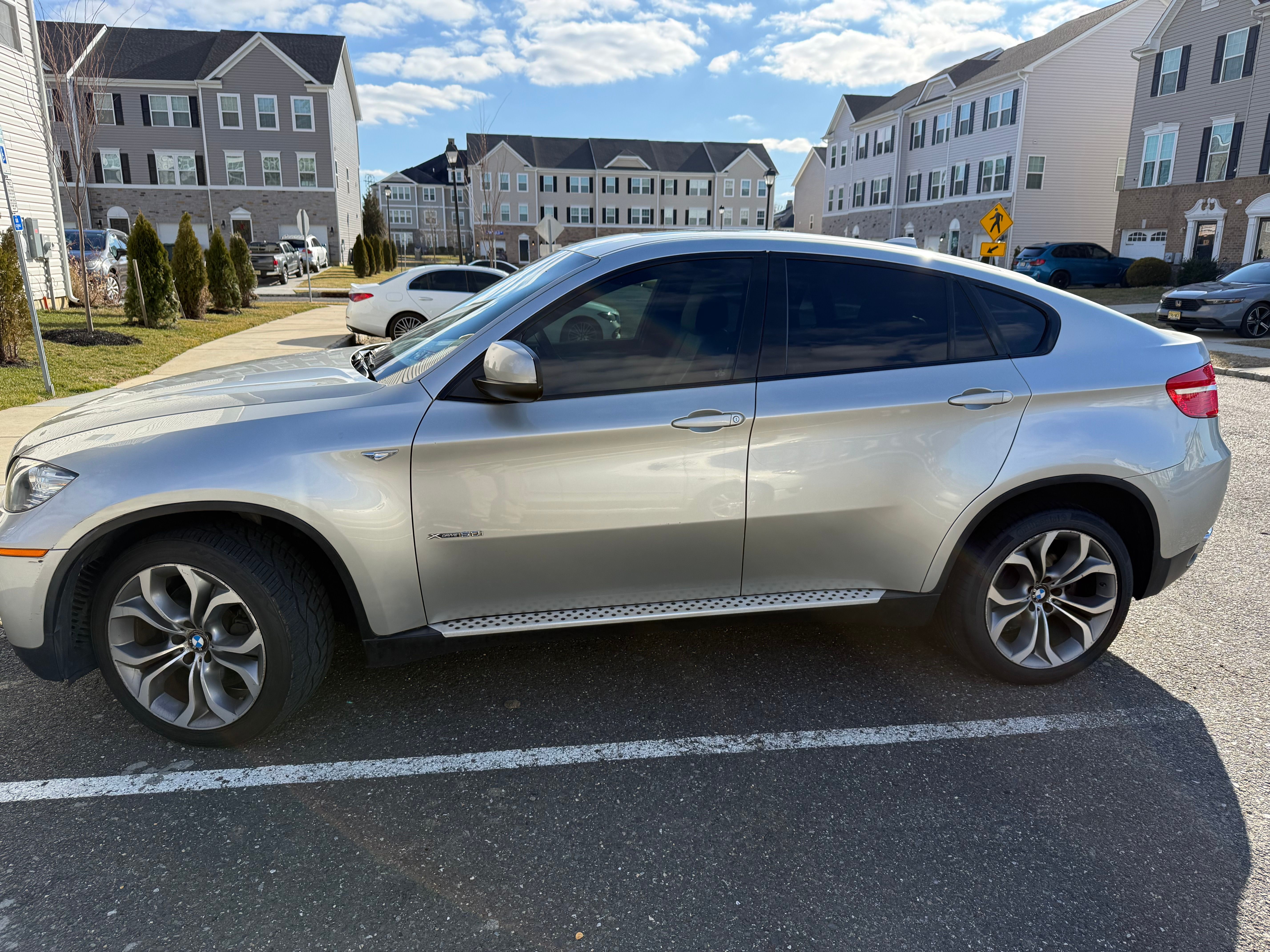 Used 2011 BMW X6 xDrive50i AWD/4WD image 1