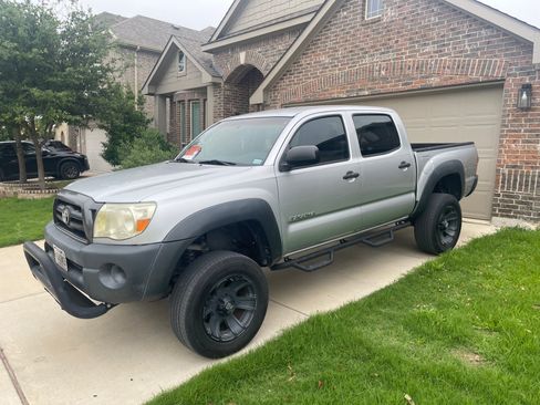Used 2008 Toyota Tacoma PreRunner RWD image 2