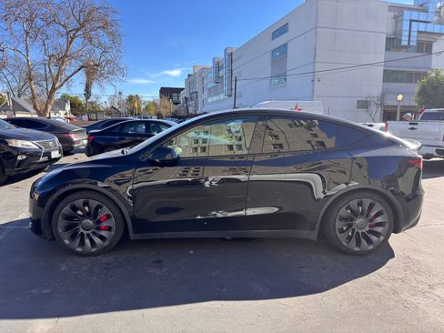 Used 2021 Tesla Model Y Performance image 9