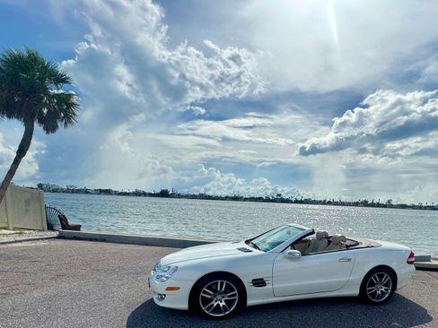 Used 2008 Mercedes-Benz SL 550 image 11