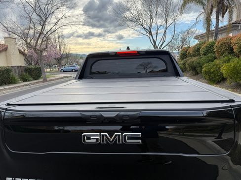 Used 2025 GMC Sierra EV Denali image 6