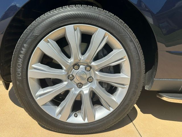 Used 2017 Land Rover Range Rover Supercharged AWD/4WD image 10