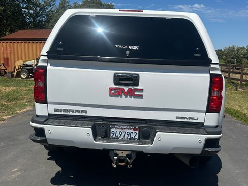 Used 2016 GMC Sierra 3500 Denali w/ Duramax Plus Package AWD/4WD image 9