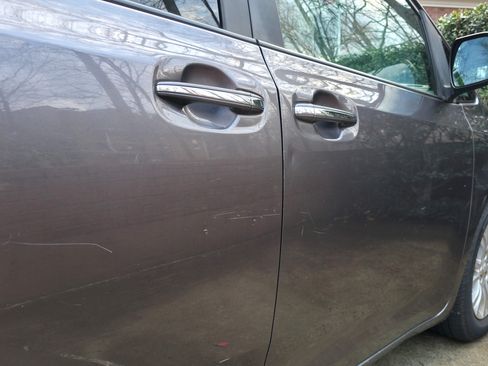 Used 2011 Toyota Sienna XLE w/ XLE Navigation Pkg image 15