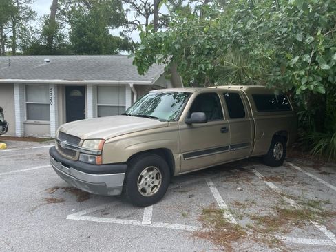 Used 2004 Chevrolet Silverado 1500 LS RWD image 2