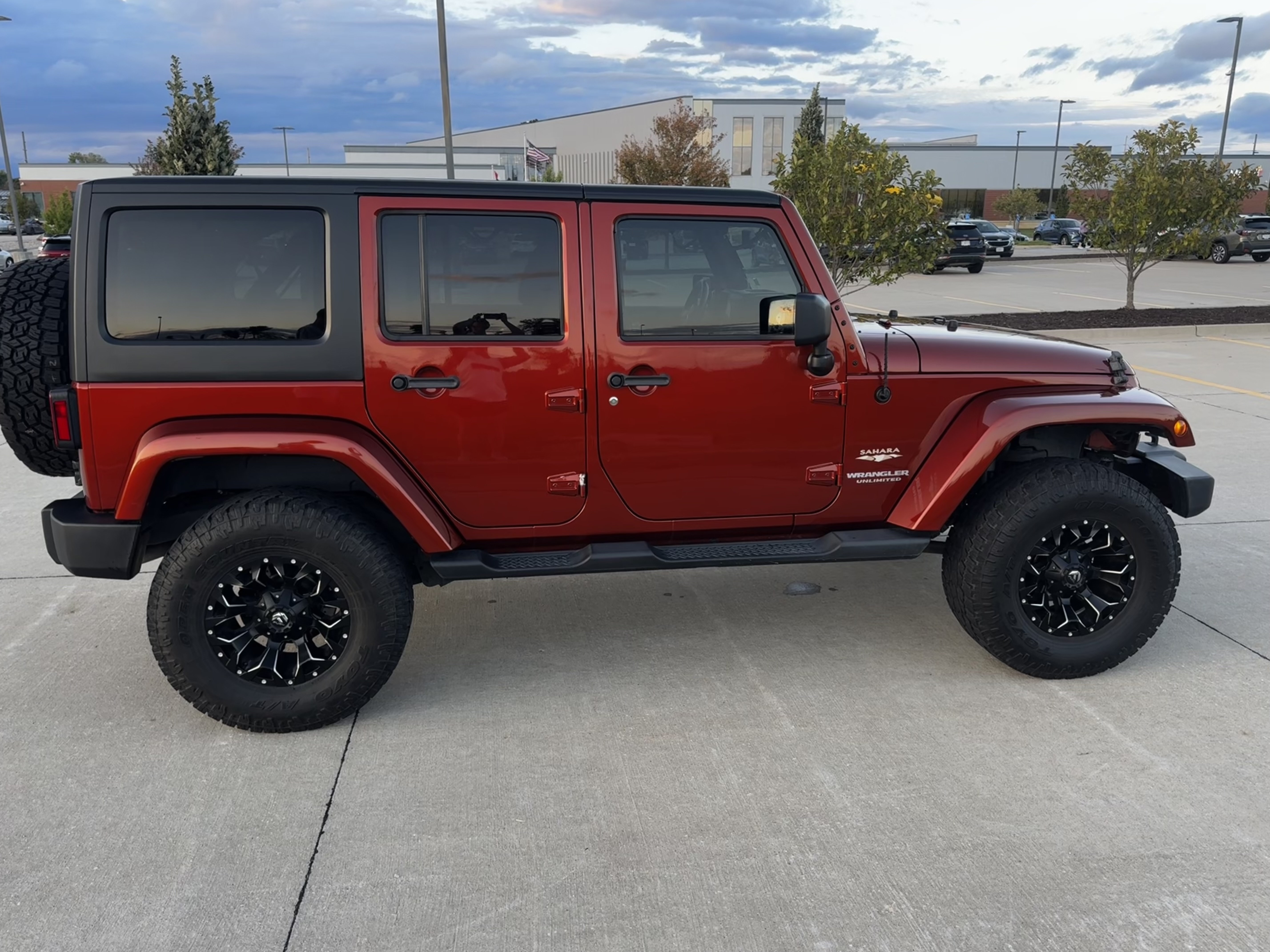 Used 2014 Jeep Wrangler Unlimited Sahara w/ Trailer Tow Group AWD/4WD image 5