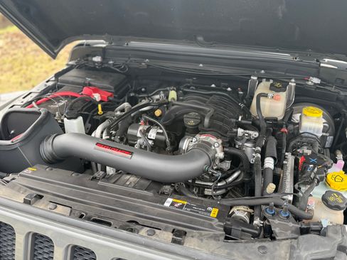 Used 2021 Jeep Wrangler Unlimited Rubicon w/ Xtreme Recon 35" Tire Package image 15