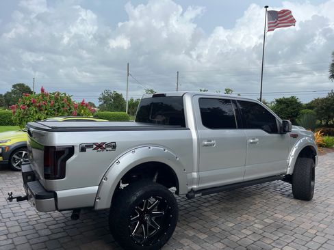 Used 2017 Ford F150 XLT w/ Equipment Group 302A Luxury AWD/4WD image 10