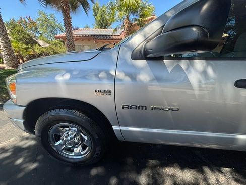 Used 2006 Dodge Ram 1500 Truck SLT w/ Trailer Tow Group RWD image 2