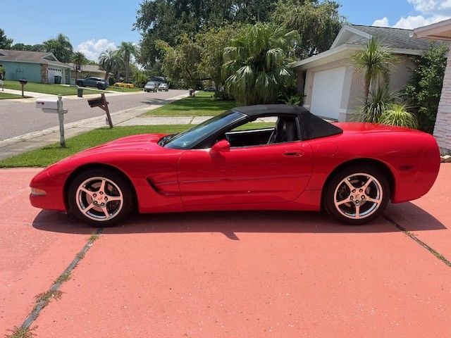 Used 2000 Chevrolet Corvette Convertible RWD image 9