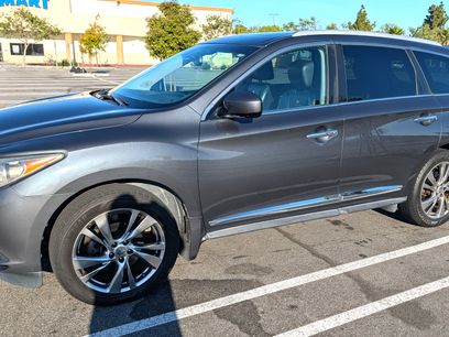 Used 2013 INFINITI JX35 FWD w/ Premium Pkg