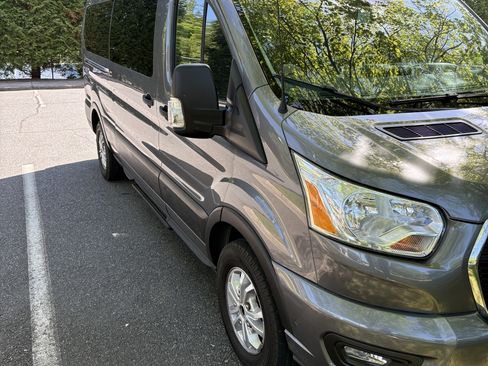 Used 2021 Ford Transit 350 XLT RWD image 2