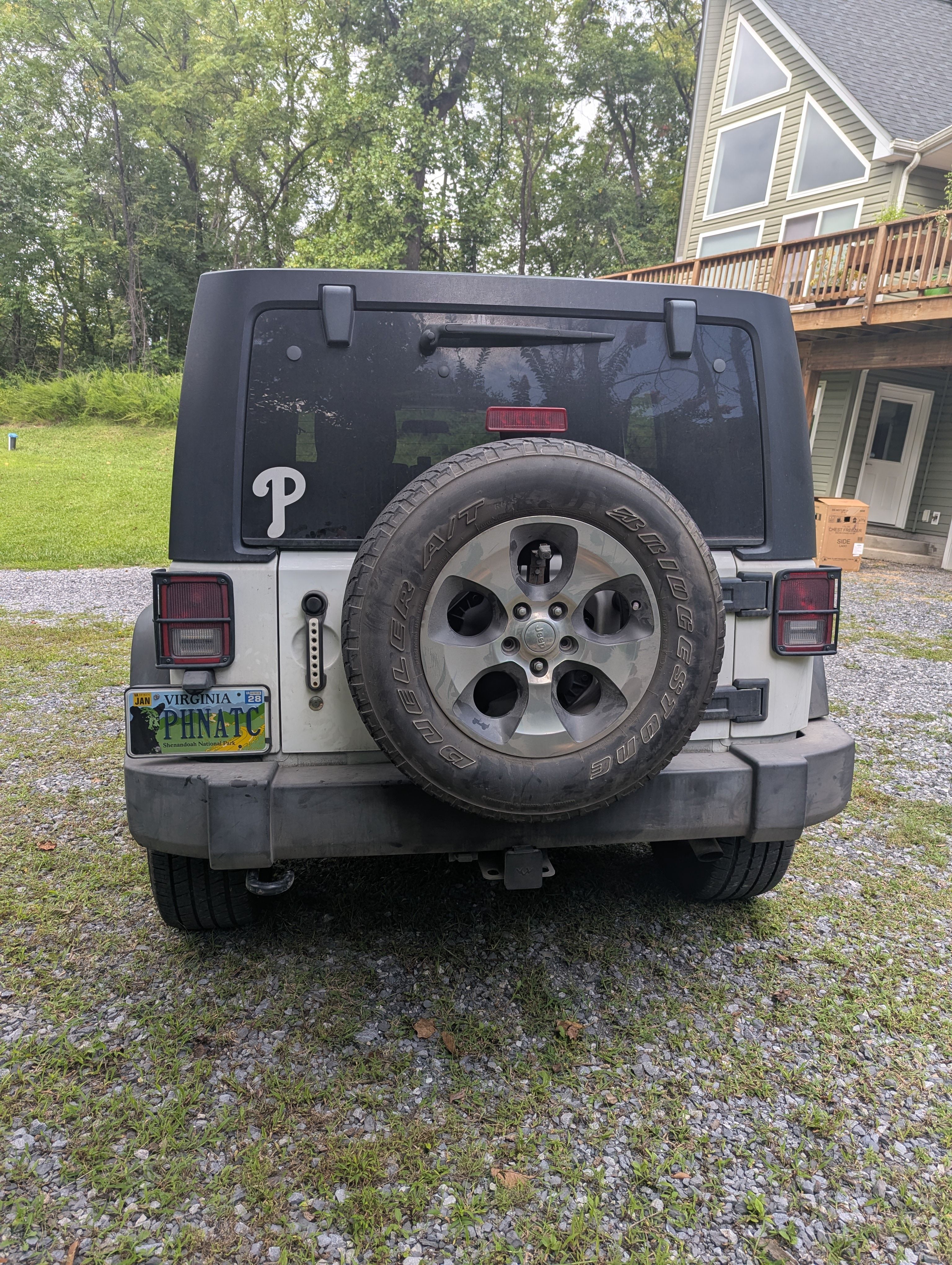 Used 2016 Jeep Wrangler Unlimited Sport w/ Connectivity Group AWD/4WD image 5