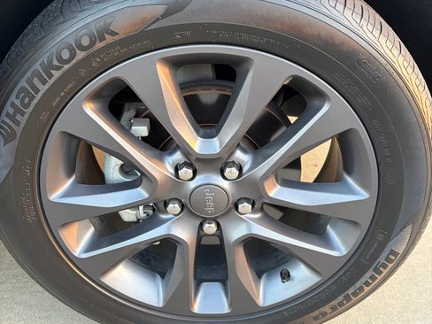 Used 2018 Jeep Grand Cherokee High Altitude AWD/4WD image 15