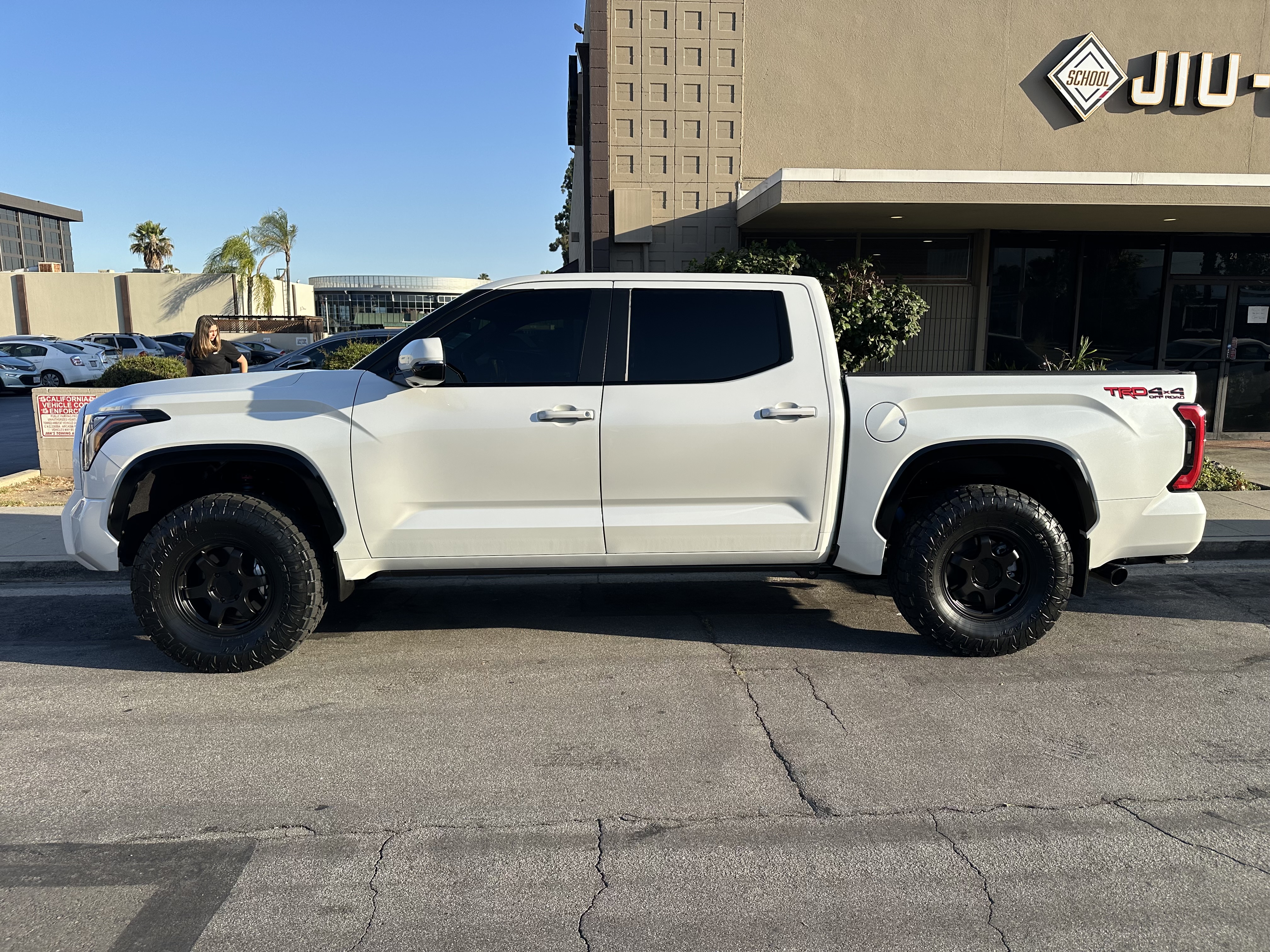 Used 2026 Toyota Tundra Platinum w/ TRD Off-Road Package AWD/4WD image 4