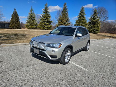 Used 2017 BMW X3 xDrive28i image 4