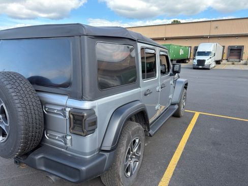 Used 2018 Jeep Wrangler Unlimited Sport S AWD/4WD image 4