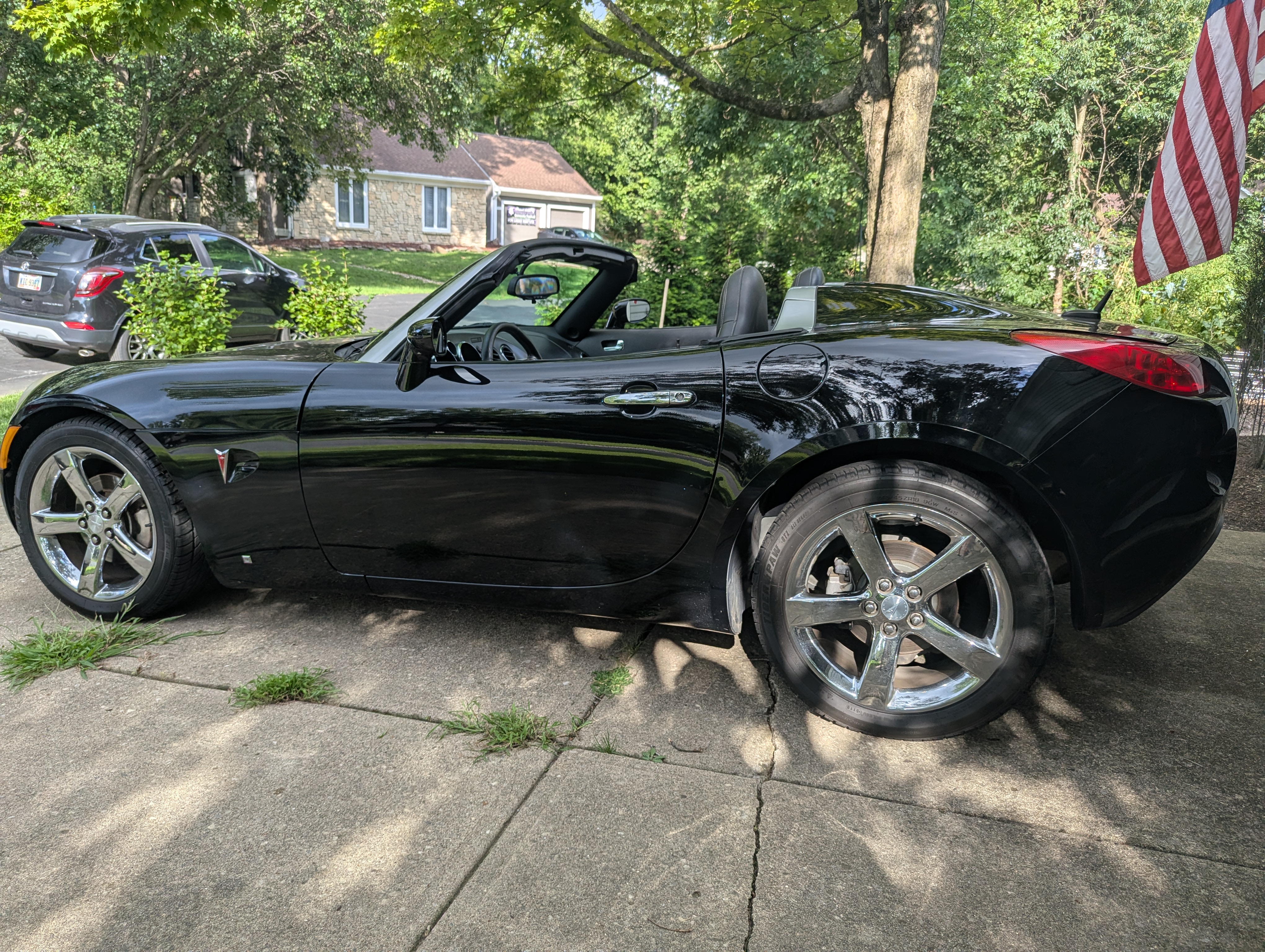 Used 2006 Pontiac Solstice Convertible w/ Premium Package RWD image 10