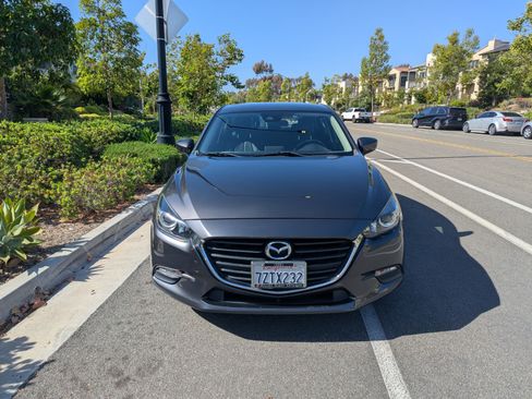 Used 2017 MAZDA MAZDA3 Touring FWD image 10