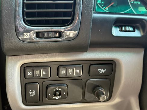 Used 2007 Toyota Land Cruiser w/ Convenience Pkg image 8