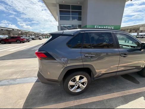 Used 2021 Toyota RAV4 XLE Premium AWD/4WD image 12