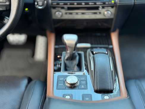 Used 2017 Lexus LS 460 F Sport image 29