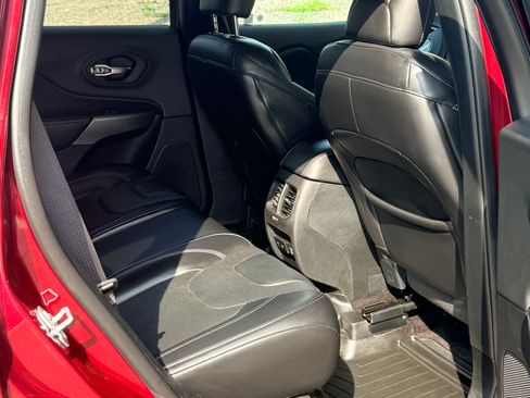 Used 2019 Jeep Cherokee Limited AWD/4WD image 22