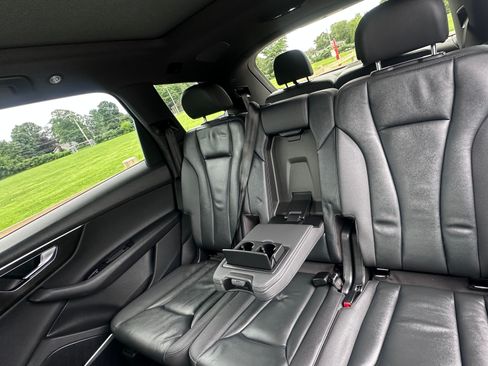 Used 2021 Audi Q7 2.0T Premium Plus w/ Premium Plus Package AWD/4WD image 2