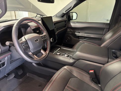 Used 2024 Ford Expedition Limited AWD/4WD image 9