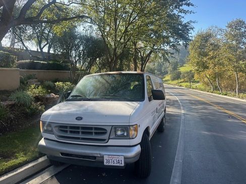 Used 2001 Ford E-350 and Econoline 350 Van image 4