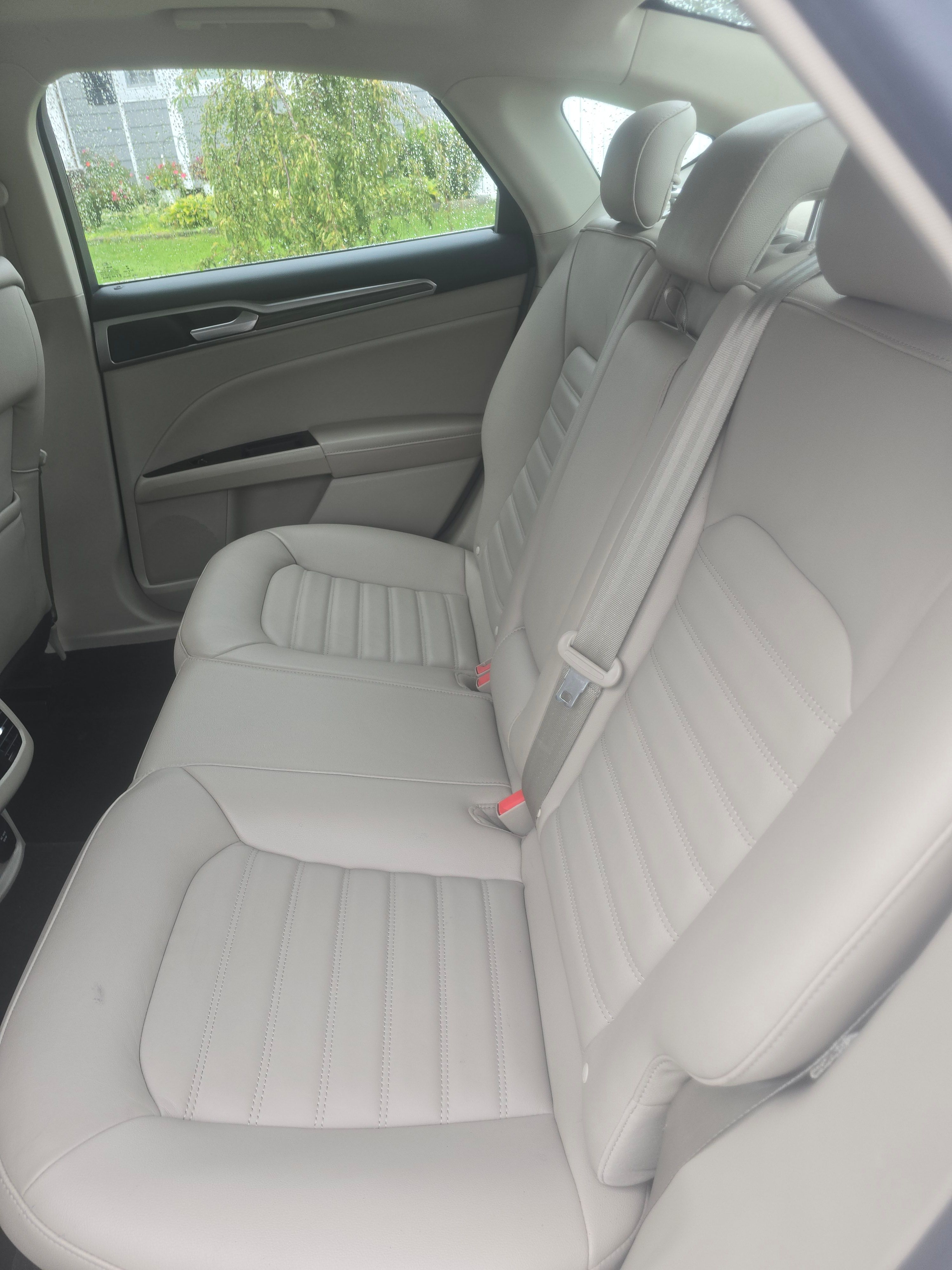 Used 2018 Ford Fusion Energi SE FWD image 13