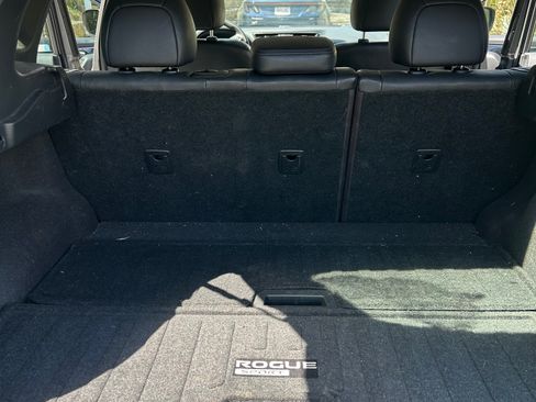 Used 2018 Nissan Rogue Sport SL w/ SL Premium Package image 18