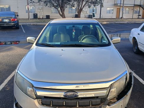 Used 2010 Ford Fusion SE image 1