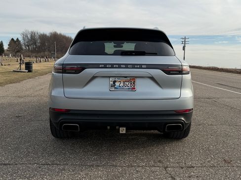 Used 2020 Porsche Cayenne image 5