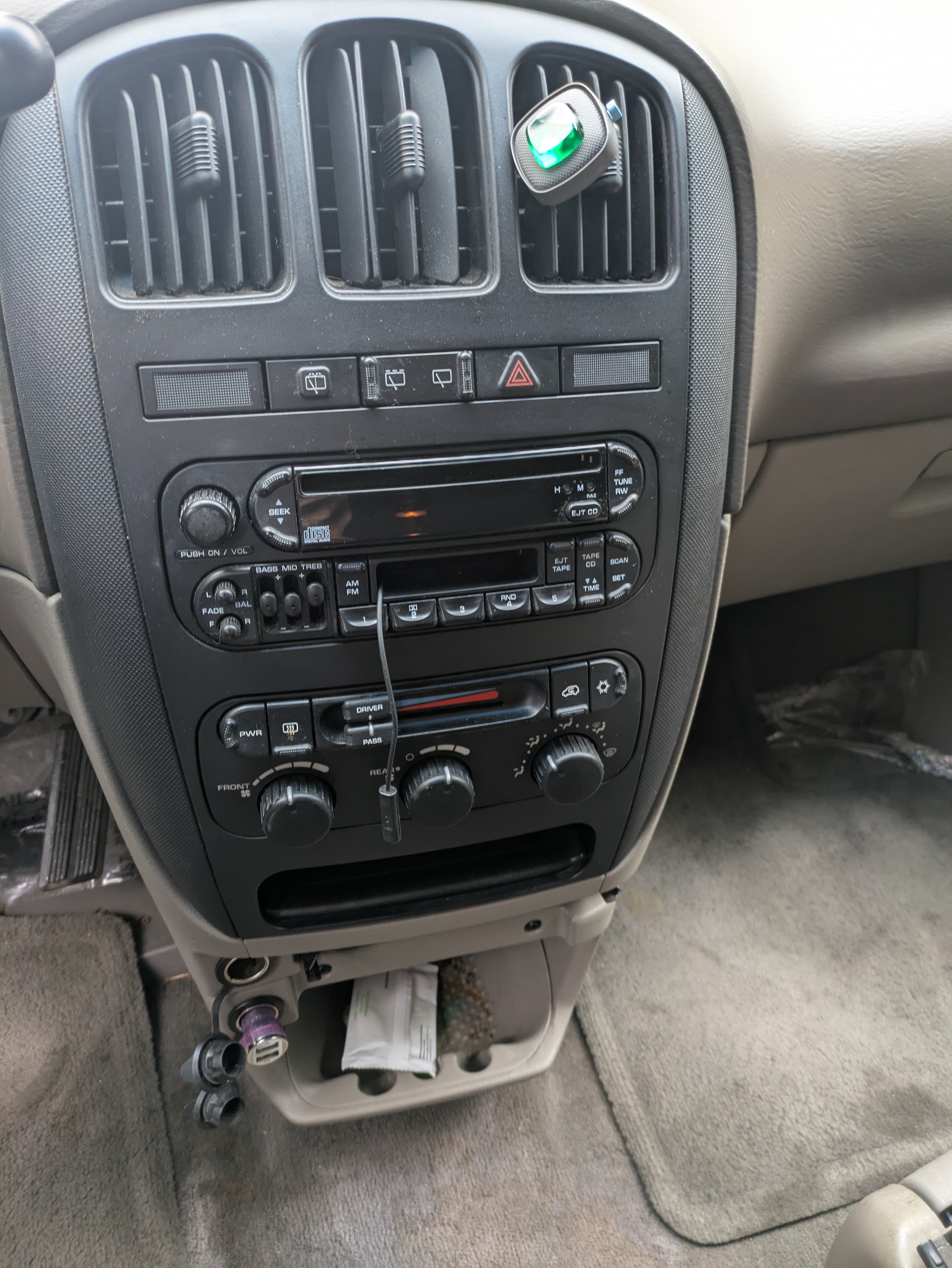 Used 2001 Dodge Grand Caravan Sport FWD image 6