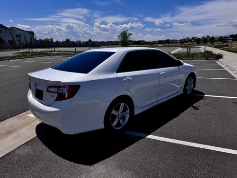 Used 2013 Toyota Camry SE FWD image 2