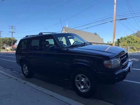Used 2000 Ford Explorer Limited RWD image 10