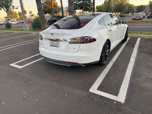 Used 2013 Tesla Model S Sedan 4D image 11