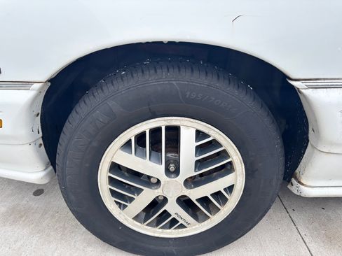 Used 1992 Pontiac Grand Am SE image 13